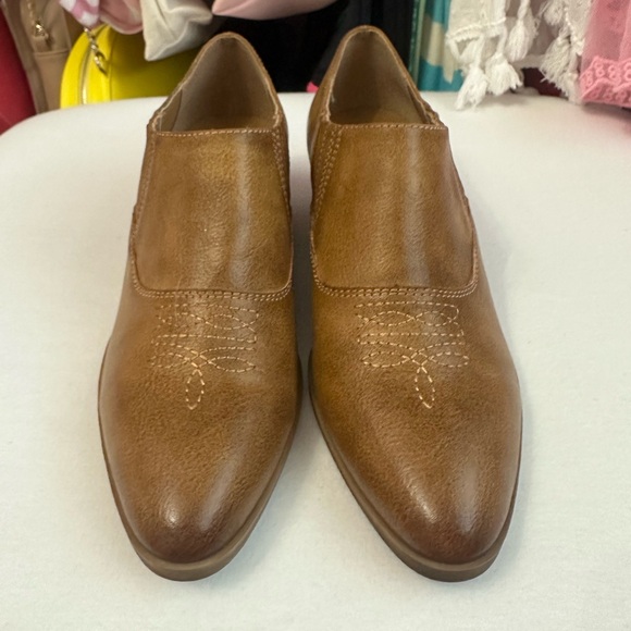Frye and Co. Saddle Tan Clogs Size 6 - Picture 5 of 10
